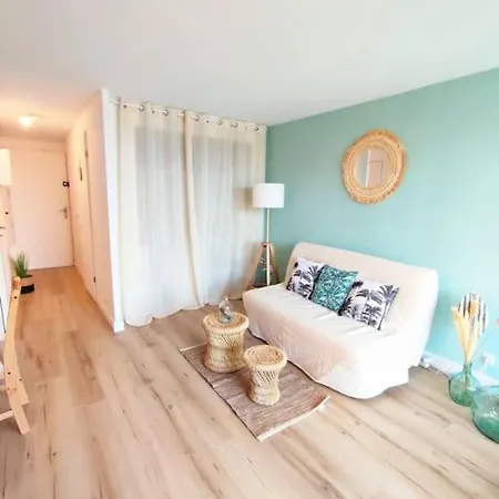 Apartment L'escapade : T2 -parking Gratuit, Piscine, Wifi, Clim *